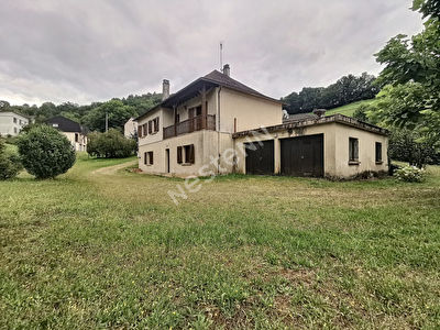 Maison individuel a Tulle 6 pieces 136.4 m2 - 2 sejours - 4 chambres - 1 salle de bain - 1 salle d'eau - 1 comble amenageable