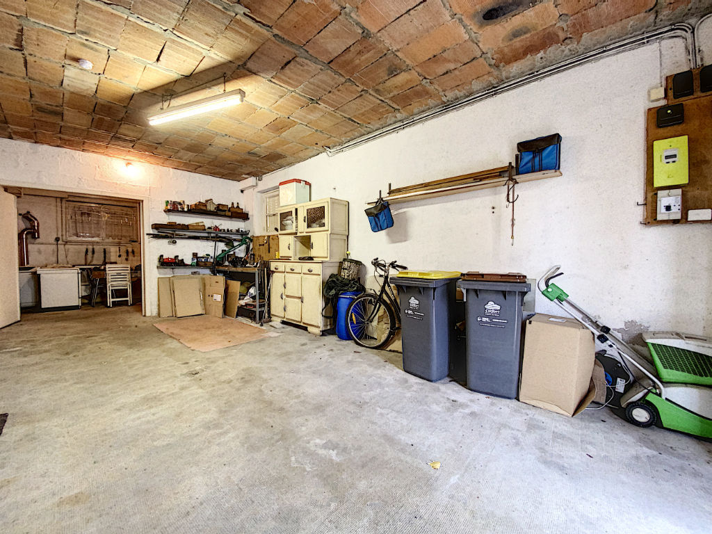 Brive-la-gaillarde - Maison 1105m2 - 4 chambres - 1 Garage ...