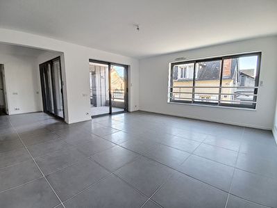 Appartement T3 neuf Brive La Gaillarde 85 m2 - 1 salon sejour - 1 espace cuisine nu - 2 chambres -1 salle d'eau - 1 terrasse individuel