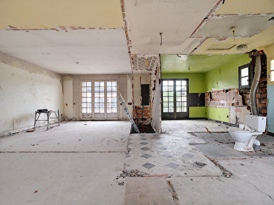 Maison a Vendre - Proche Auchan Brive - 2 plateaux a amenager entierement