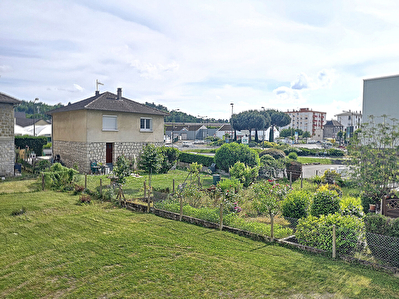 BUREAUX a Vendre - Proche Auchan Brive - 2 plateaux a amenager entierement