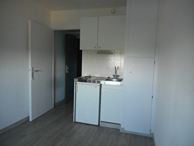 Appartement Tours SUD proche Chambray 1 piece 12.80 m2