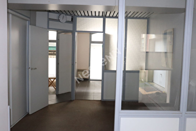 CONCARNEAU HYPER CENTRE : LOCAL COMMERCIAL / APPARTEMENT