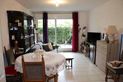 CONCARNEAU APPARTEMENT T2 AVEC JARDINET ET PARKING SOUS-SOL