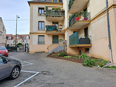 Appartement 2 pieces a vendre dans une residence fermee avec ascenseur
