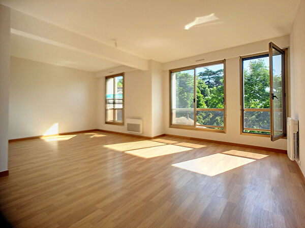 Appartement F3 Loue 750 Â HC avec cave et parking en sous-sol