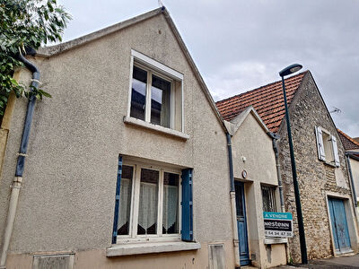 Maison 3 chambres en pierres apparentes proche gare Etampes st martin avec garage