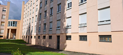 Appartement 2 pieces loue 578 Â hors charges a Etampes avec parking et cave