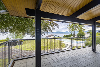 Villa d'architecte avec vue sur le lac Leman