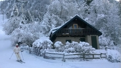 Chalet sur les pistes avec vue lac