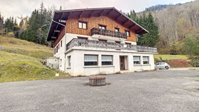 Maison Bellevaux 17 pieces 645 m2