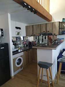 Sete - T2 mezzanine renove et tout equipe 33 m2 a vendre