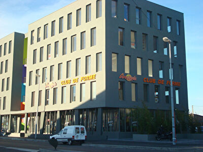 SETE MURS COMMERCIAUX PROFESSIONNELS ET PARKING A VENDRE