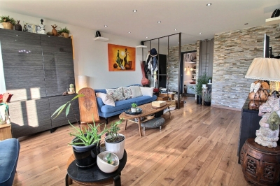 HYERES Appartement T5 ascenseur - 94 m2 - parking - cave - loggia