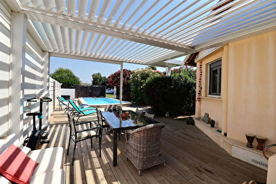 Maison T5 individuelle - Garage - Piscine