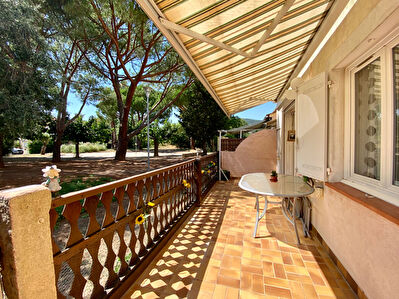 HYERES OUEST - Maison T4, 83 m2, terrasse, garage, calme.