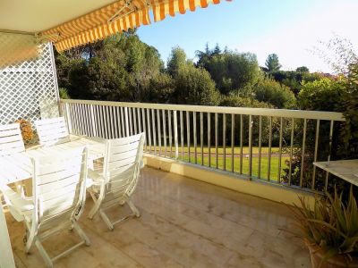 Cannes Croix des gardes 2 pieces avec belle terrasse vue mer