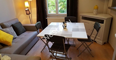 CANNES A vendre 2 pieces immeuble ancien avec cave