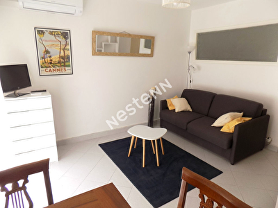 Cannes Vieux port Suquet Studio avec balcon location meublee
