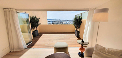Cannes Duplex 109 m2 immeuble bourgeois Vue mer Vieux Port dernier etage