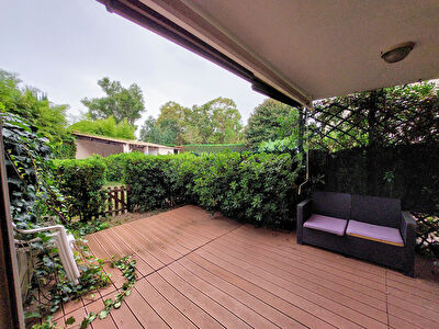 Juan Les Pins bail vide 2 pieces rez de jardin garage piscine