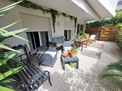 Cannes centre 3 pieces Rez de jardin avec garage