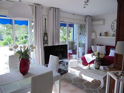 Appartement La Garde 3 pieces 57 m2, residence fermee, parking, cave