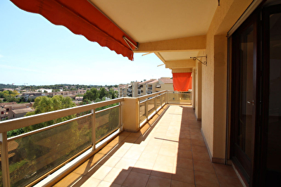 Appartement La Garde 4 pieces 84 m2 - Terrasse Sud, cave, ascenseur