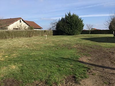 Terrain Branges 853 m2