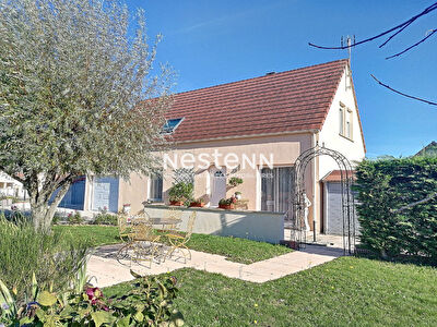 Maison spacieuse avec piscine entre Louhans et Chalon Sur Saone