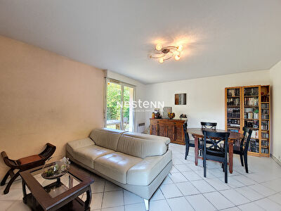 VENDUE - Maison/Appartement avec garage et jardin
