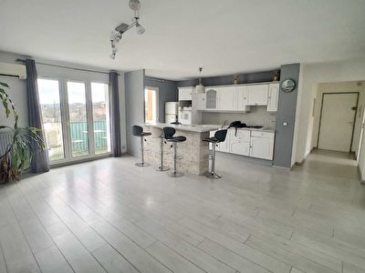 URGENT ! 4 pieces- traversant -quartier Saint mathieu