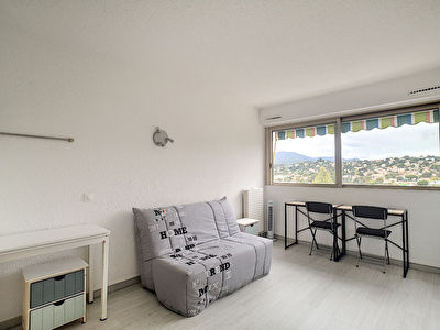 MANDELIEU STUDIO 18 m2 DANS LA MARINA