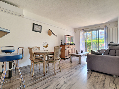 Appartement Mandelieu 2 pieces avec piscines proche toutes commodites