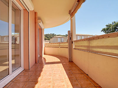 Appartement La Roquette Sur Siagne 3/4 pieces au fort potentiel