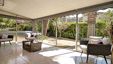 Mandelieu Minelle : superbe rez de jardin de 305m2