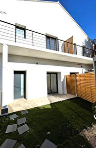 Maison Marseille 8eme - 4 pieces - 96 m2 au sol - Balcon- Jardin