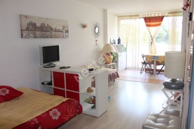 A 30 m de la plage joli studio