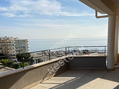 DERNIER ETAGE 3 pieces avec terrasses , cave et parking