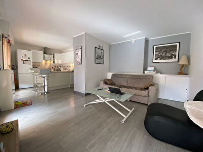 Roquebrune cap Martin quartier de la plage 2P + terrasse et parking