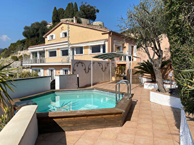 Appartement dernier etage vue mer et montagne 176m2 Menton 3mn autoroute