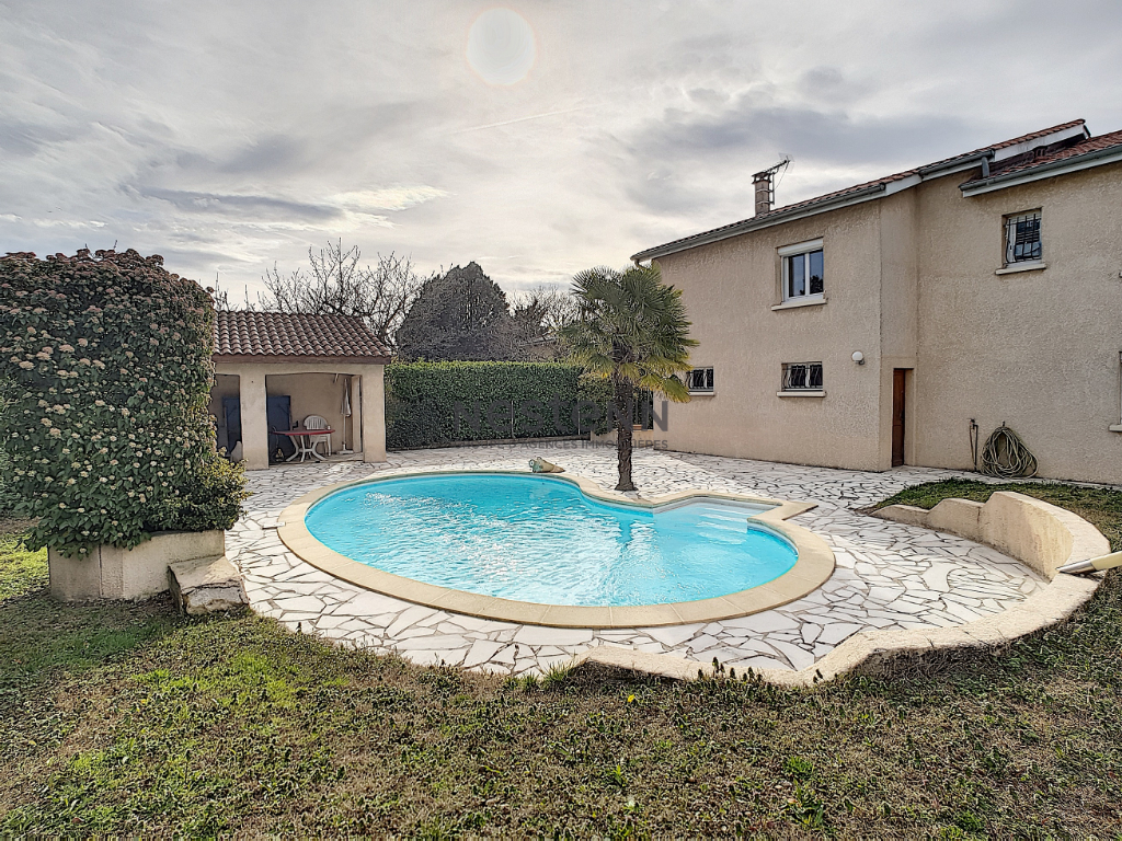 VILLA AVEC PISCINE, VUE, GRAND SOUS SOL- 10 CH -TERNAY VILLA AVEC PISCINE, VUE, GRAND SOUS SOL- 10 CH -TERNAY