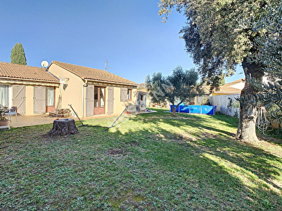 Maison d'environ 85 m2 avec garage dependance sur environ 630 m2 de terrain