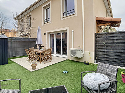 Maison Miramas 3 pieces avec jardin place de parking privee