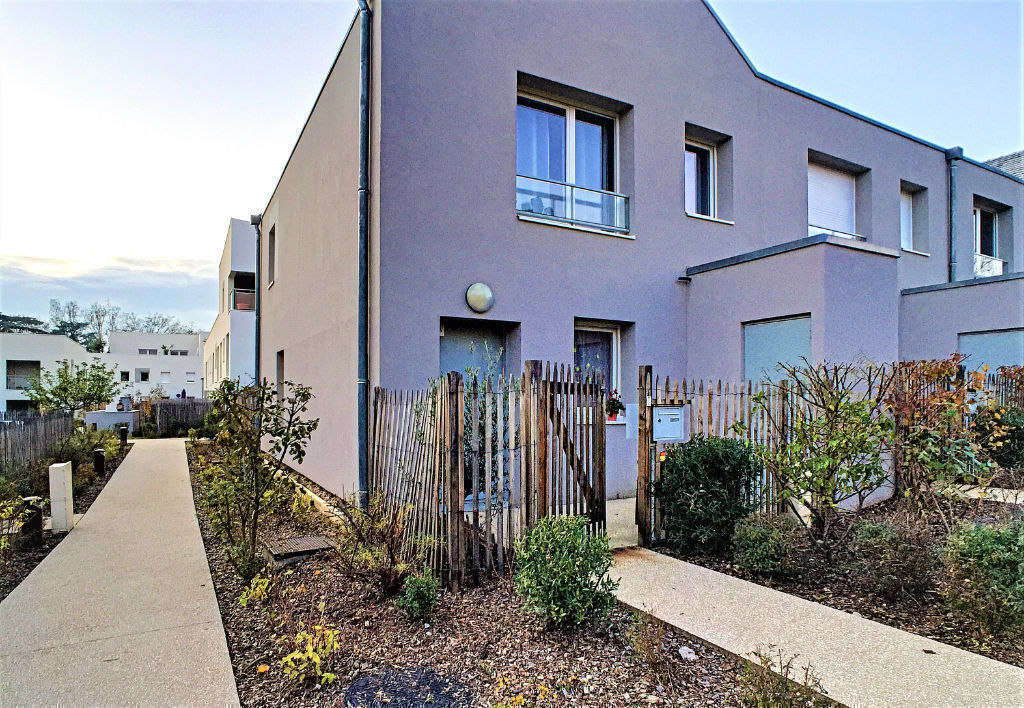 Saint Cyr au Mont d'Or Maison recente avec jardin 3 chambres