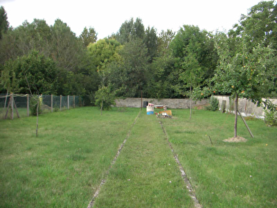TERRAIN CONSTRUCTIBLE MONTEREAU FAULT YONNE - 730 m2