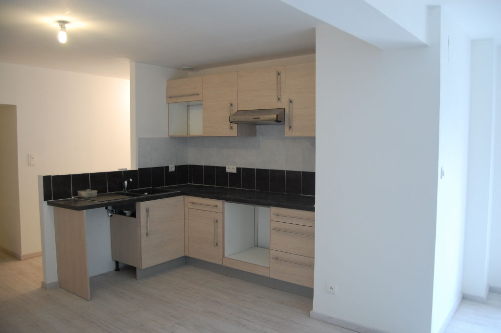 photos n°1 Lot de 2 Appartements Charmes 6 pièce(s) 161 m2 terrain 196m²