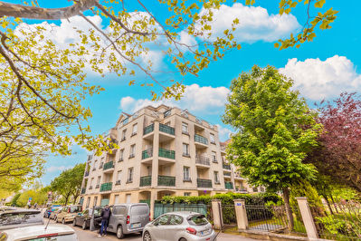 Appartement dernier etage Bussy Saint Georges 4 pieces 76 m2