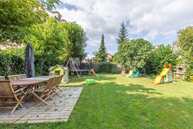 Maison / Demeure Lagny sur Marne 9 pieces 210 m2