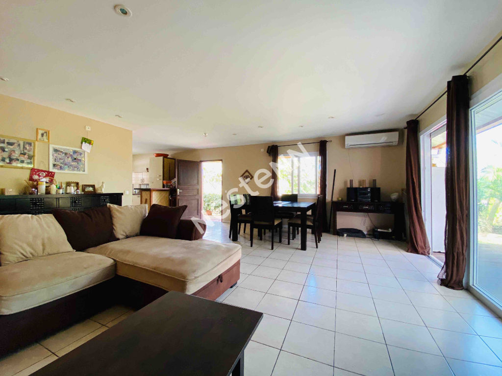 Savannah Villa F4 De 103m2 Studio Independant De 24m2 Sur Parcelle De 7 85 Ares Piscinable Pas De Vis A Vis